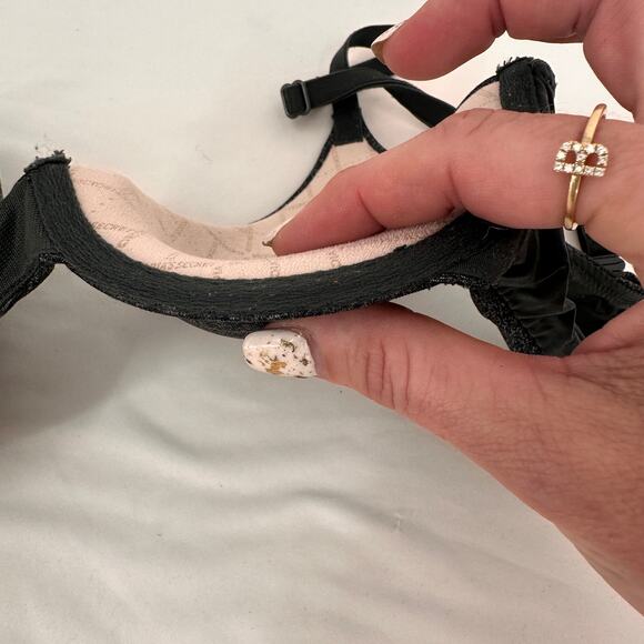 Victoria’s Secret Uplift Semi Demi Charcoal Black Bra Size 32B - Picture 3 of 6